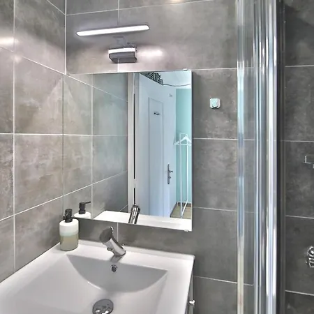 A Cozy Hideaway Just 20 Minutes From Paris Sartrouville